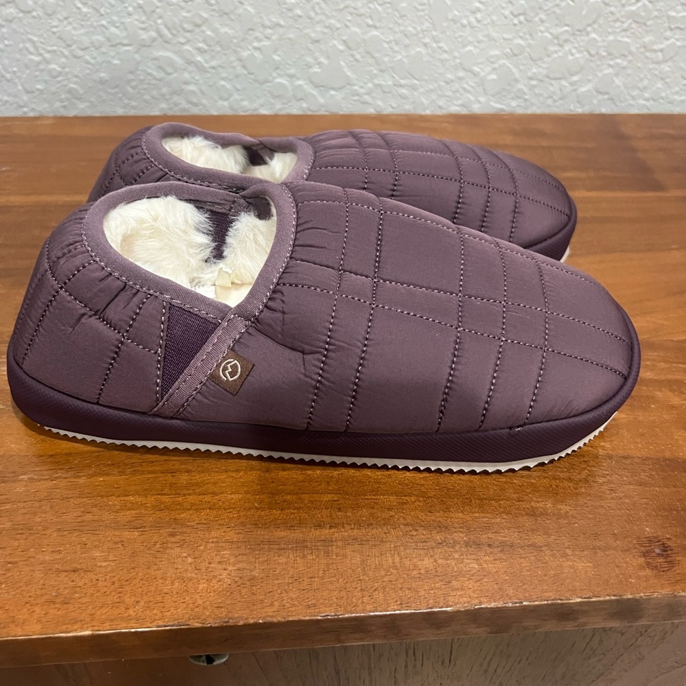 Magellan Outdoors Quilted Slippers - Purple- Size: 8 (NWOT)
